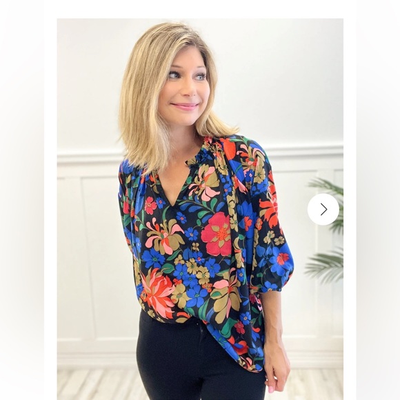 entro Tops - Entro silky floral blouse size XL